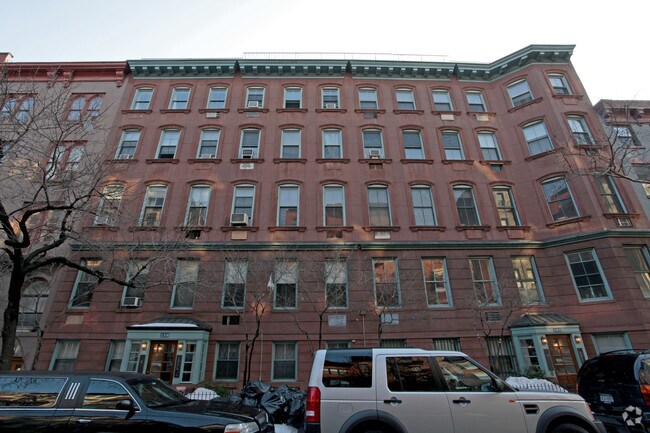 Foto del edificio - 256 W 21st St