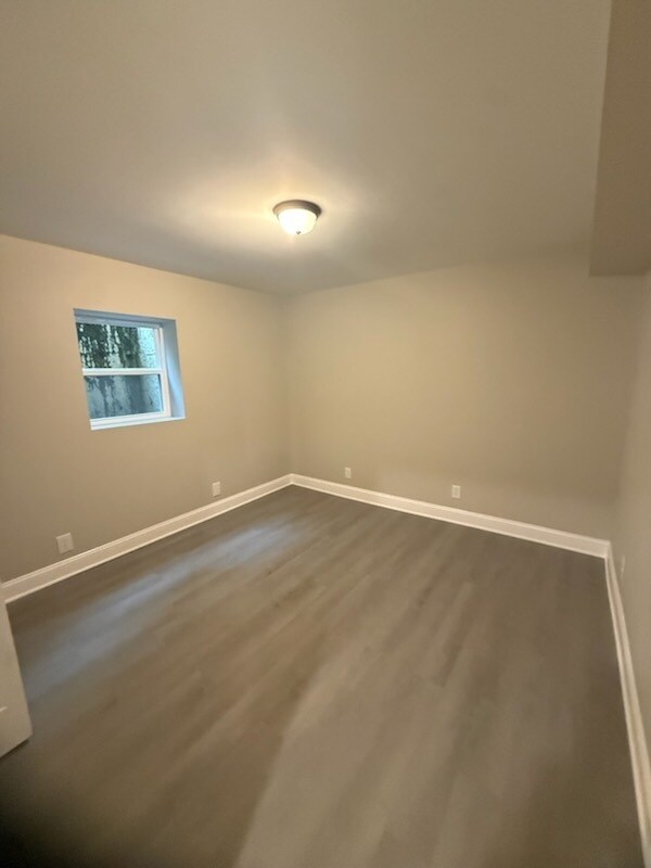 Foto del edificio - 1300-1330 Windsor Avenue - 1314B