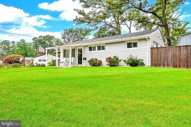 Foto del edificio - 1002 Londonderry Dr