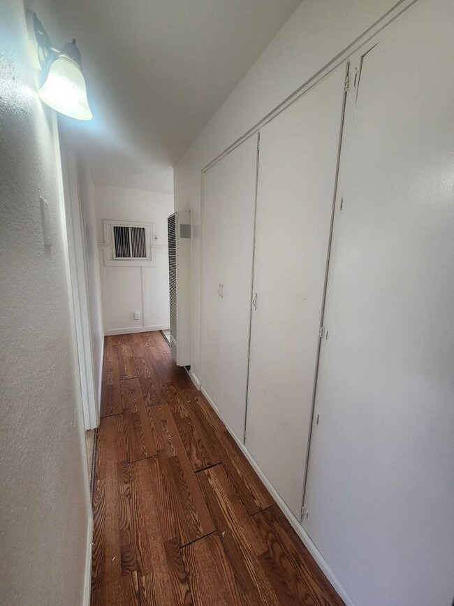 Building Photo - COMING SOON! 2 BEDROOM HOME
