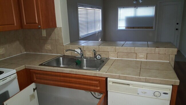 Building Photo - Coming Soon!! Close to the River!!