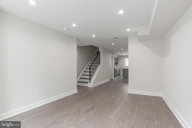 Building Photo - 2446 Frankford Ave