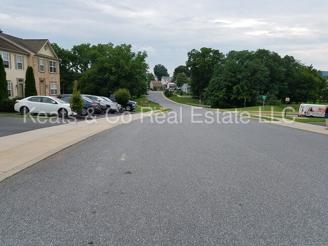 Foto del edificio - 18 Buttonwood Ln