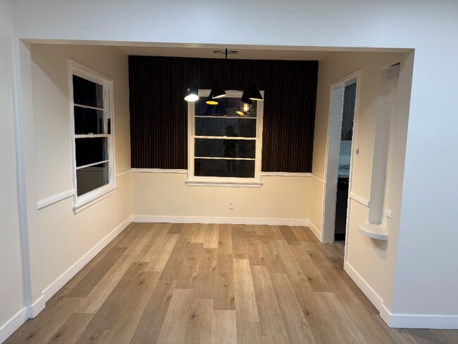 Foto del edificio - 13345 Burbank Blvd