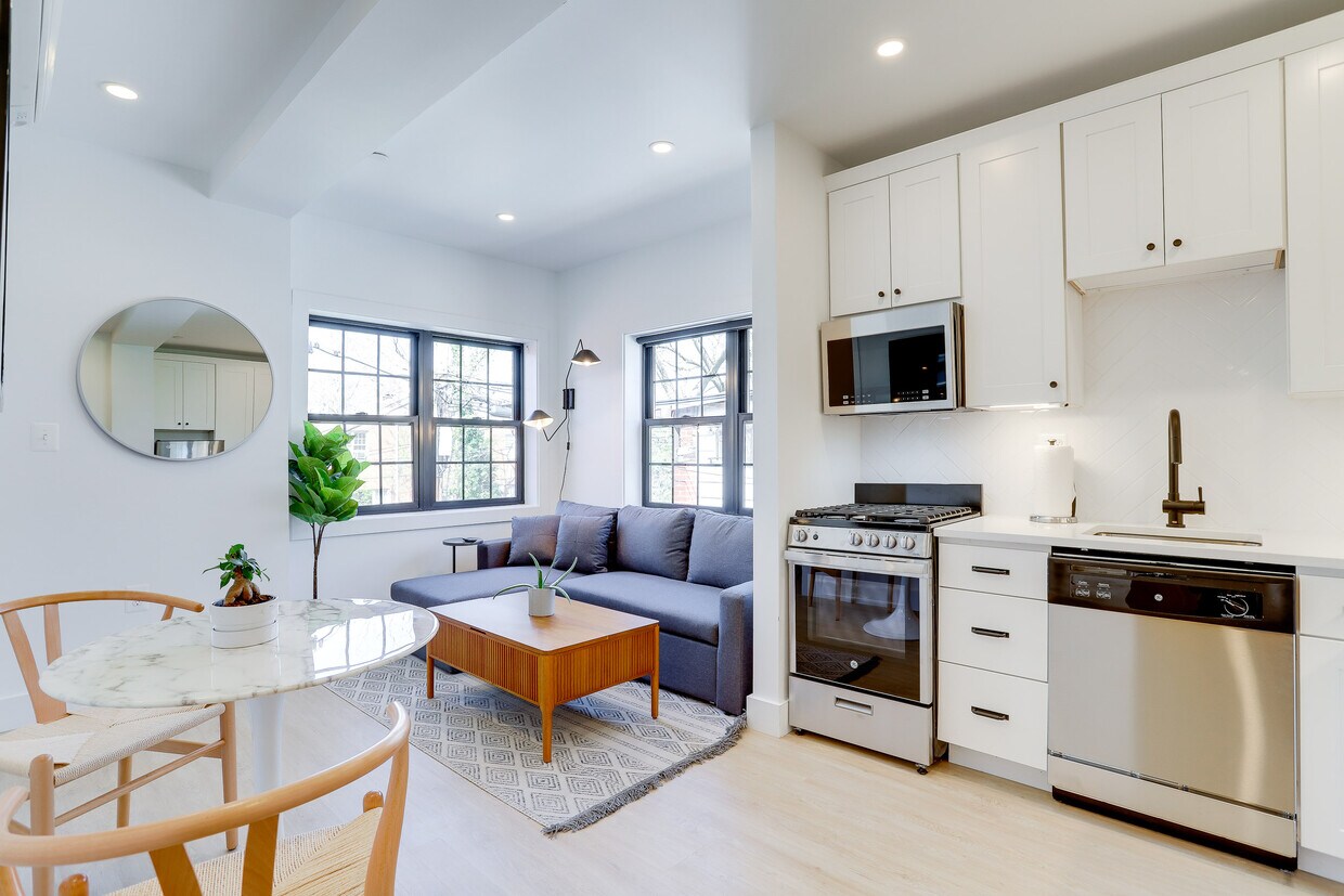 Primary Photo - 712 G Street SE Unit 202