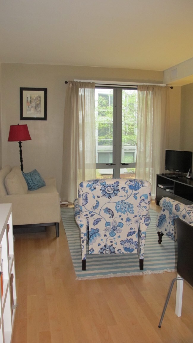 Foto del edificio - 4101 Albemarle St NW