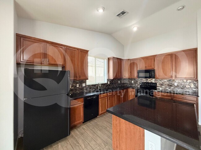 Foto del edificio - 15564 W Mescal St