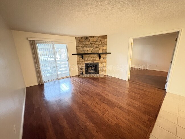Foto del edificio - 8555 E Fairmount Dr