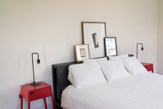 Building Photo - 747 4th St