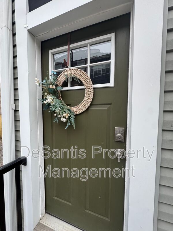 Foto del edificio - 828 Concord St