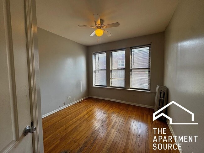 Foto del edificio - 7654 S Marquette Ave