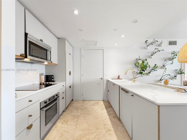 Building Photo - 50 Biscayne Blvd