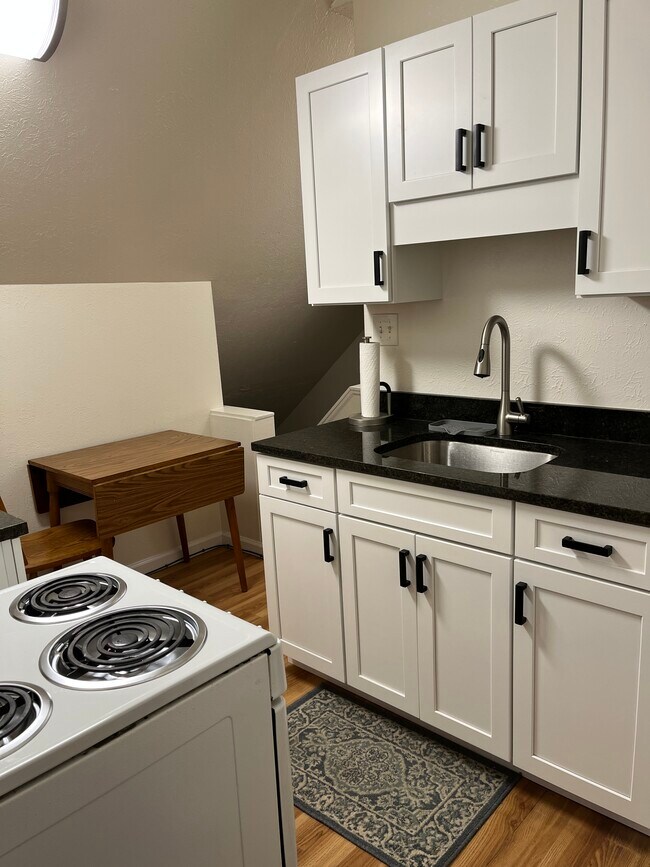 kitchen - 2479 E 124th St