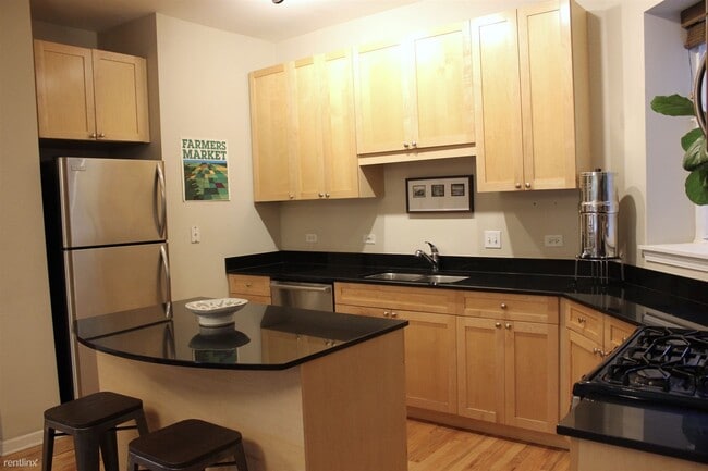 Building Photo - 2 br, 2 bath Condo - 2435 North Kedzie Bou...