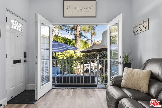 Foto del edificio - 120 Driftwood St