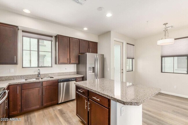 Foto del edificio - 2090 S Dorsey Ln