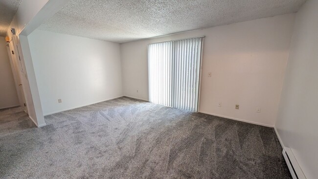 Foto del edificio - 2 bedroom 1 bath apartment. *1/2 off your first months rent if your application is approved by Ap...