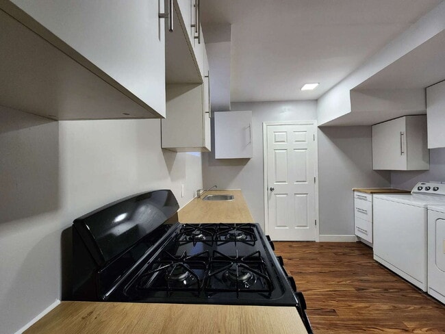 Building Photo - Bright 2 Bed / 1 Bath Apartment in Hammond — Water & Internet Included