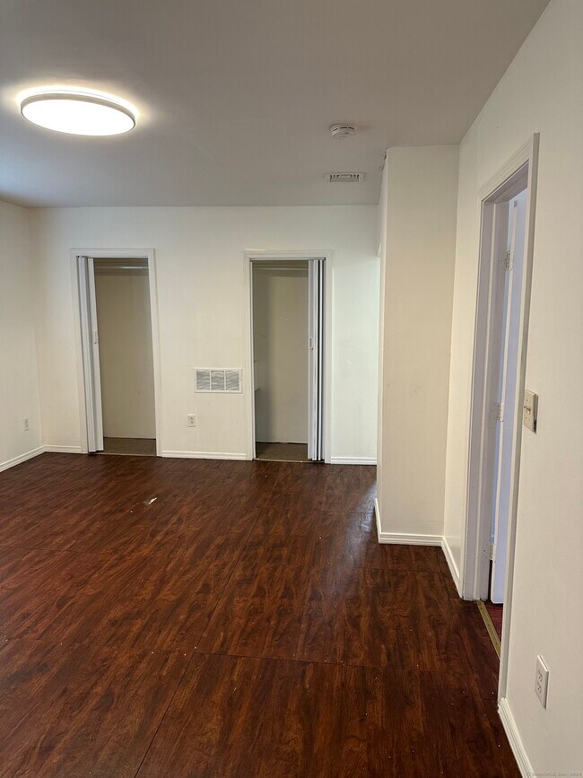 Foto del edificio - 319 Maplewood Ave