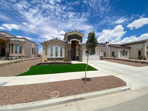 Building Photo - 14517 Petralia Ave