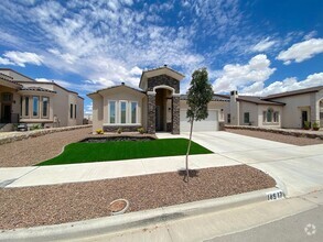 Building Photo - 14517 Petralia Ave