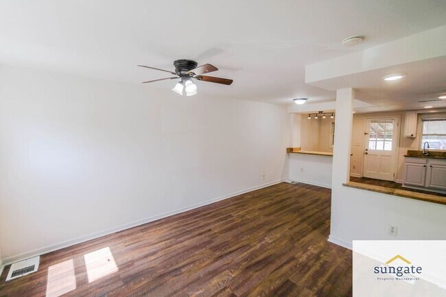 Building Photo - 5215 Wasena Ave