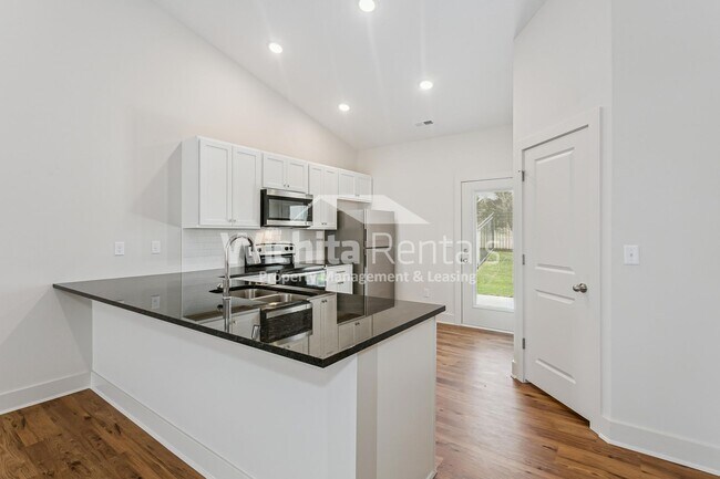 Foto del edificio - 12868-12868 W Wheatland Ct