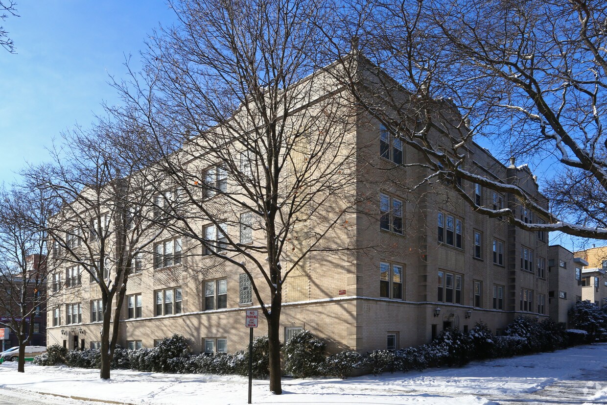 Building Photo - 800-806 Dobson St