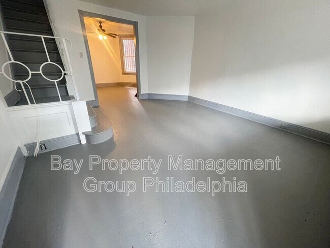 Foto del edificio - 5813 Montrose St