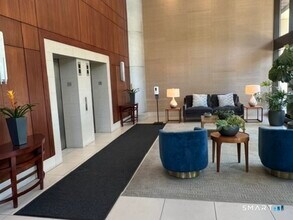 Building Photo - 127 Greyrock Pl