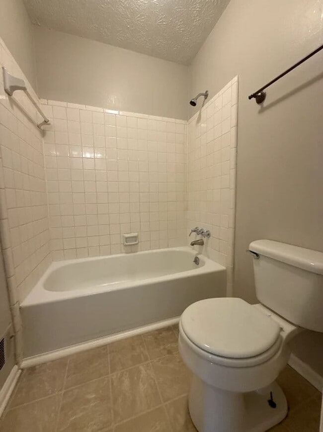 Foto del edificio - 3 Bed  2.5 bath in Stone Mountain!