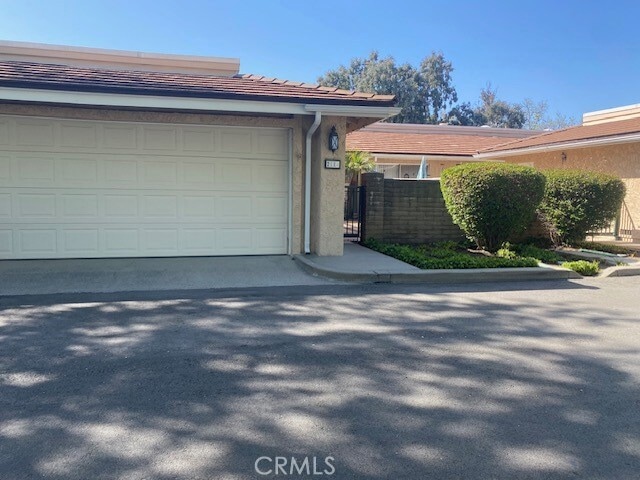 Building Photo - 2114 Crespi Ln