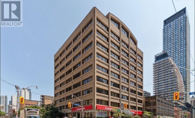 Photo du bâtiment - 555 Yonge St