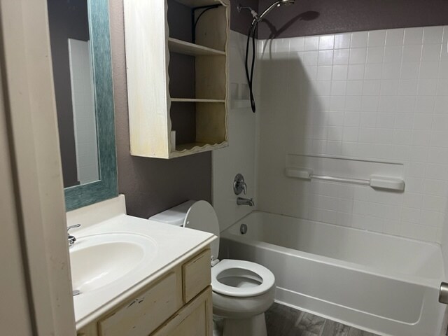 Building Photo - 5901 Westgate Dr