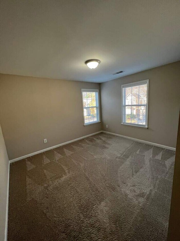 Foto del edificio - NOW AVAILABLE! 3221 Montauk Hill Dr, Bufor...