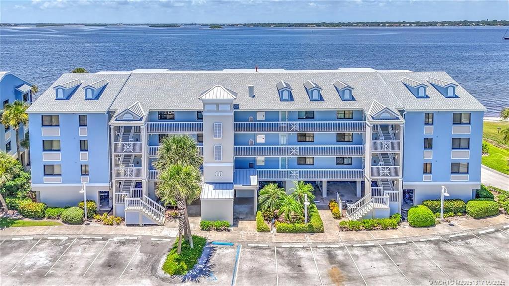 Primary Photo - 10 NE Plantation Rd