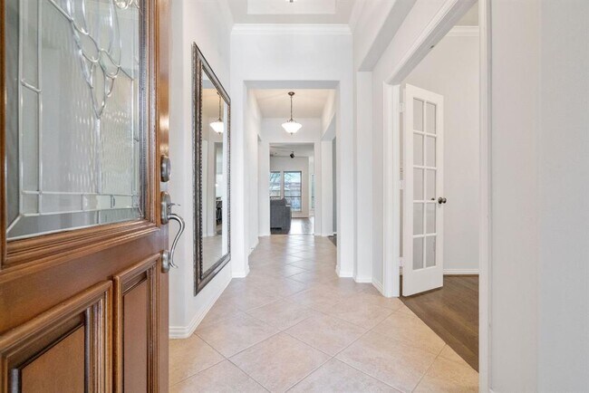 Foto del edificio - 2711 Leah Manor Ln