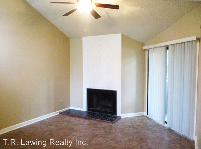 Building Photo - 4425 Sharon Chase Dr