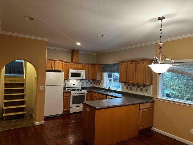 Building Photo - 5655 Washington 302Unit B