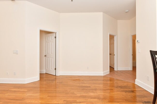 Building Photo - 1115 Willow Ave