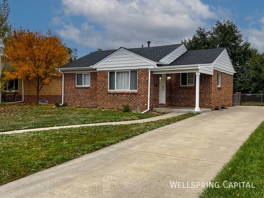 Photo - 2690 Pontiac Street-