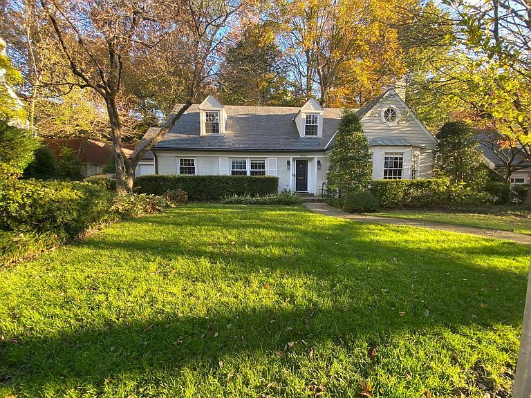 Foto principal - 5100 Macomb St NW