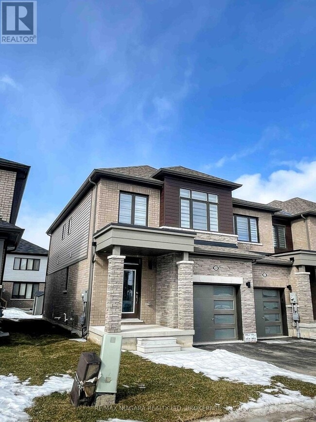 Building Photo - 15 Peach St