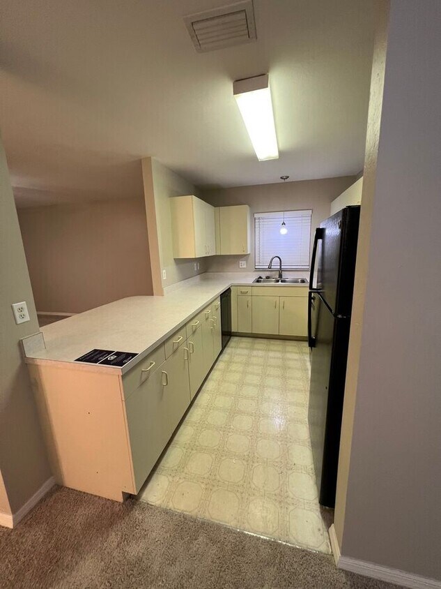 Foto del edificio - NOW AVAILABLE! - 141 1st St, Naples, FL 34...