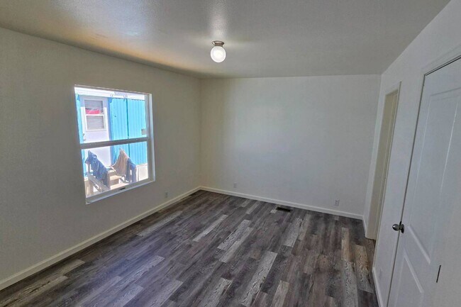 Building Photo - 550 E Harrison St