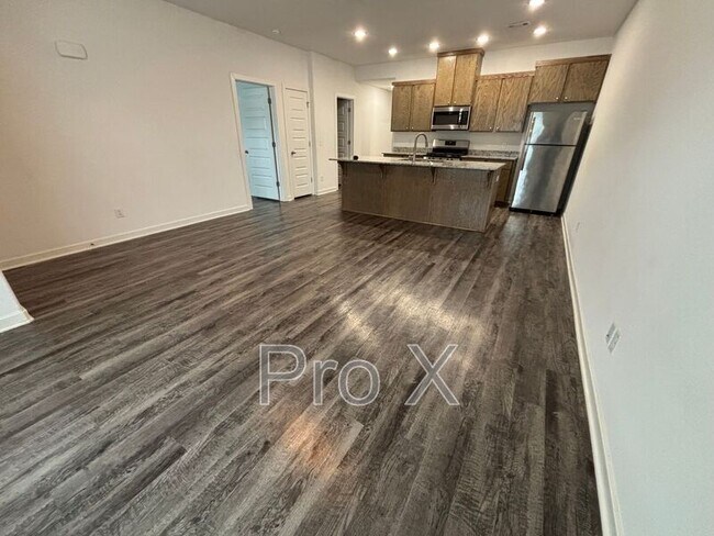 Foto del edificio - 644 Hidden Springs Dr