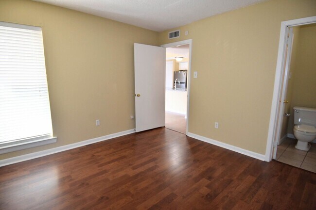 Foto del edificio - 6747 Quail Hollow Ct