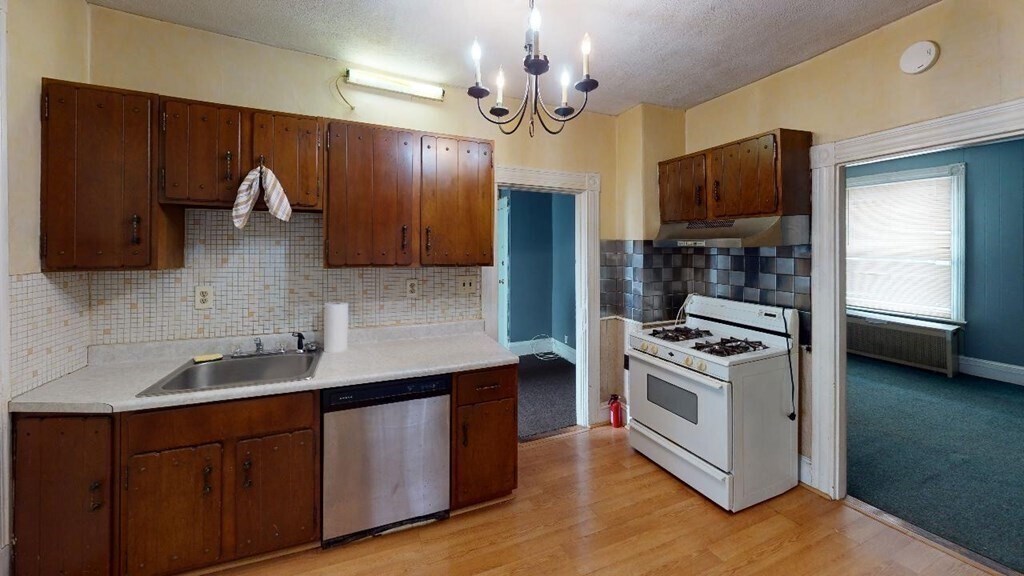 12 S Furness St Unit 2, Revere, MA 02151 Room for Rent in Revere, MA