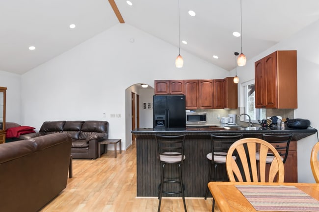 Building Photo - SEASONAL SOLDOTNA CABIN