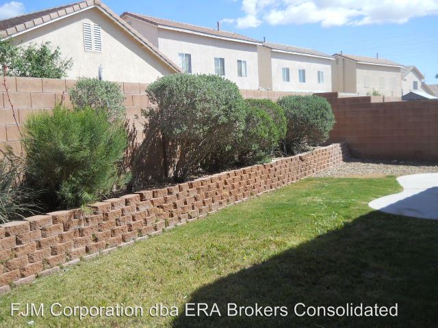 Building Photo - 6249 Highland Gardens Dr